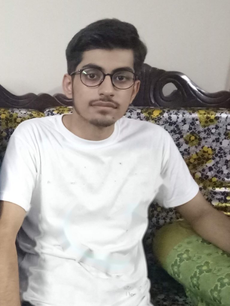 Hamdan after dieting alone: thin, with little muscle